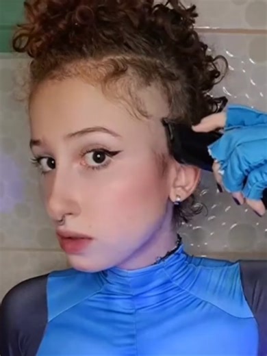 Cos: @Mari | Song: Super Fênix Ritimada (Igual Violino) - DJ Buiu & MC FERNADINHO FN #mohawkmark #cosplay #invicible #edit #fyp