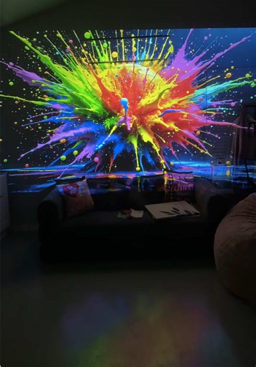 Smart Projector Offers No-Cost Live TV and Easy Setup