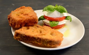 68K views · 663 reactions | Un piatto semplice e veloce: il pane fritto con caprese #HuffPostFood | HuffPost Italia | Facebook