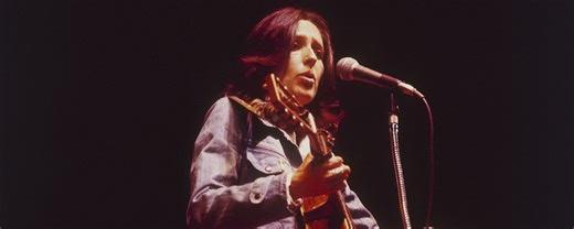 The Meaning Behind “Diamonds and Rust” by Joan Baez and a Phone Call She Received From Bob Dylan