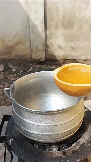 DAY 2 of cooking with Kivo products. I made Kyinkafa or Kweinkwen with the following Kivo products: Kivo tomato paste, Kivo Ginger Garlic and Onion powder, Kivo curry plus ,Kivo stew and Kivo Hot pepper. #cookwithkivo #kivonienaturalnie | Kelly Newton Danquah