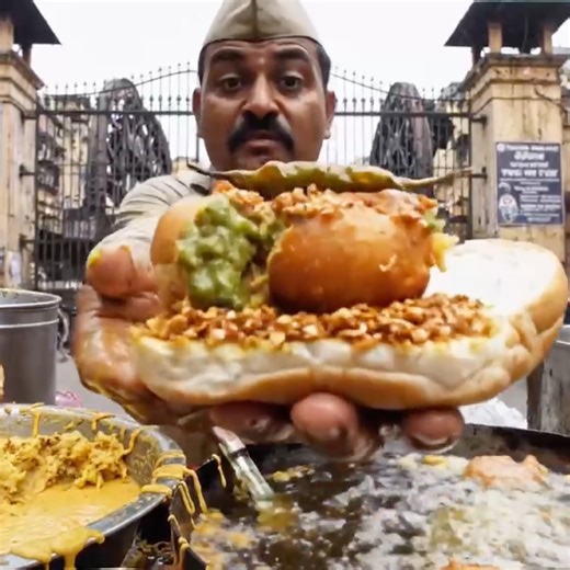 Born in the mills, raised on Mumbai streets — Vada Pav. #vadapav #mumbaistreetfood #indianfood #ai