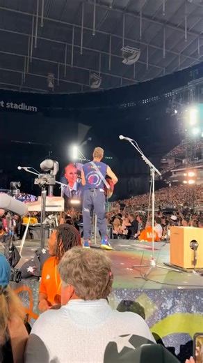 Celine Dion 🔭spotted at Coldplay's electrifying concert in Vegas! 🎤💖💫 Chris Martin Cold Plays lead vocalist serenades her, and the crowd goes wild! 😍🙌 Who wouldn’t be swooning in such a magical moment? 🎶💫 #CelineInVegas #ColdplayVegas #CelineDion #ColdplayMagic #ConcertGoals #ChrisMartin #FanMoment 🎉❤️ | Celine Dion Manila