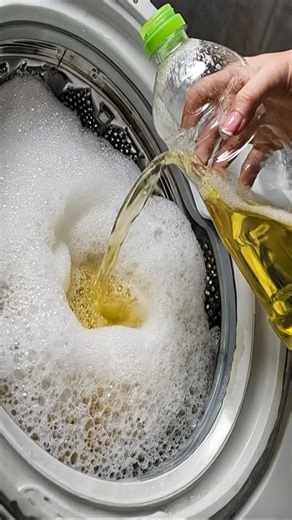 Everyone uses vinegar in laundry… but only a few know the right way — and that’s the real secret to whiter whites and fluffy towels | Useful Tips