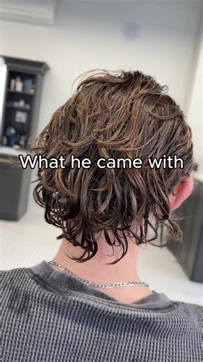 The mod cut is still going strong in 2026. Versatile enough for a grunge edge or that effortless “just woke up cool” look. If you’re looking for someone who actually knows how to execute it—I’m your guy. Link in bio to book. #phillybarber #modcut #mediumlengthhair #phillymod #phillymodernhairstylist