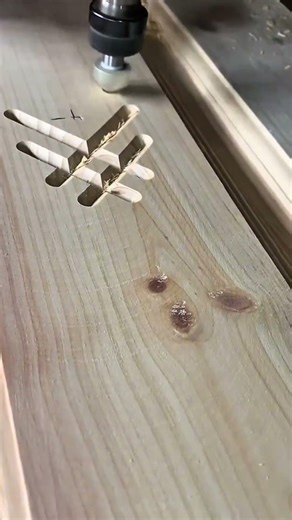 Forming a specific pattern on the surface of wood using an automatic lathe machine #lathemachine