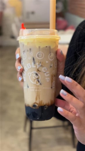 How we make our Brown Sugar Crème Brûlée Milk Tea 🤎 Start with chewy tapioca, add rich brown sugar syrup, ice, pour in creamy milk tea, more brown sugar syrup top with silky crème brûlée, then torch to perfection 🔥🤤 | The Bubbly Cup