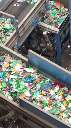 From bottle to bottle and back again. At our five recycling sites around the world, we turn yesterday’s plastic into tomorrow’s packaging — proving that recycling works and helps build a more sustainable future. | Plastipak