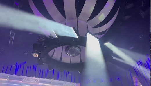 The innovative ROBE lighting #TetraX LED linear luminaires showing off at Prolight Sound 2022. Come experience the latest in #RobeInnovation in Hall 12.1 Stand D10. #robelighting #newrobegear #pls2022 | ROBE lighting