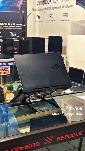 Gantengnya ASUS ROG Zephyrus Duo 15 SE GX551QM
