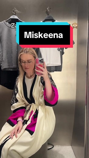 Lost in the Men's Changing Rooms | Miskeena! #Oman