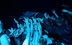 Badanie: Dzieci dobrze wykształconych Polaków najchętniej słuchają rocka, słabo wykształconych - disco polo