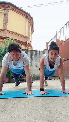 #plankchallenge #siblings #decathlon #fun #plank #perte #challenge