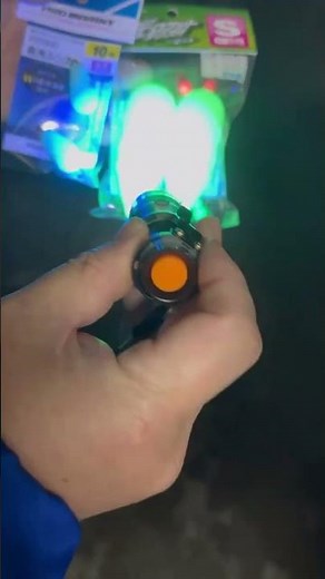 When you shine a UV light on the luminous rocket cage and eggplant-shaped sinker, they will glow....