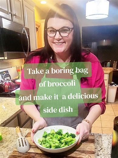 When I dont have time to roast the broccoli, this works! -steamed broccoli -olive oil -parm -garlic salt -give it a mix Enjoy! 🥦🥦 . . . #cooking #steamedbroccoli #recipe #foodtiktok #fyp