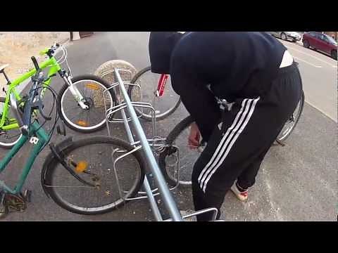 How to steal a bicycle in 10 seconds