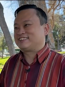 His voice may have been flat, but William Hung's enthusiastic and confident performance on