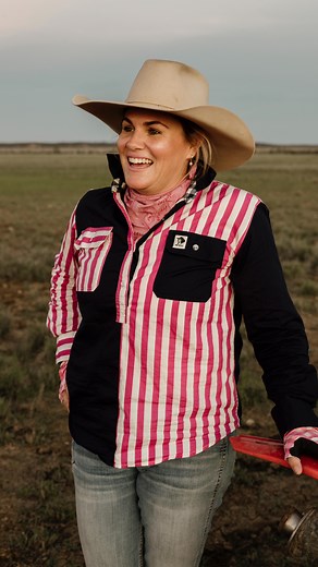 Who said a cheeky FarmHer Hands bum tap isn’t appropriate when working with hubby. A nice way to settle those dusty yard arguments. Valentine’s Day tomorrow don’t forget to remind your loved one! | FarmHer Hands