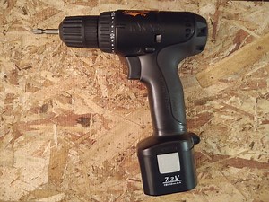 はじめての電動ドライバー。DIY初心者にはカインズのドリルドライバーで十分だと思う