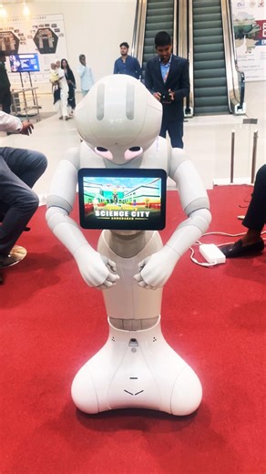 #robot #robotics #dancevideo #scienceexperiment #museum #funny