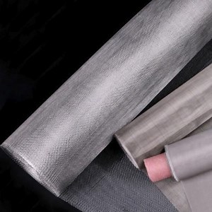 [Hot Item] Heavy-Duty SS304 Twill Weave Wire Mesh Screen, Welded for Stability and Available in Custom Sizes and Mesh Rolls