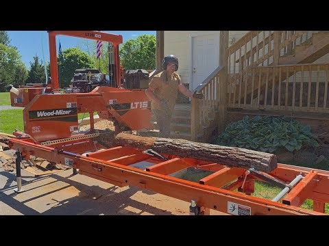 Milling a small oak log into a 4x4. Wood-Mizer LT15 sawmill DIY log sawyering!