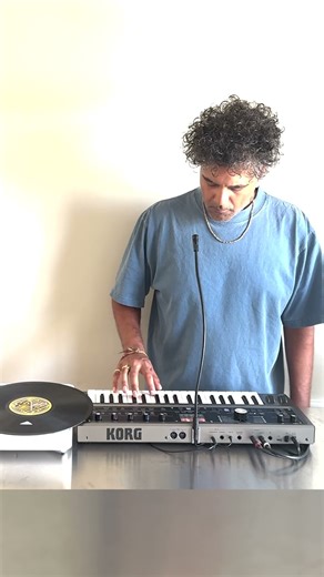 VFRESH here, sharing the Handytraxx and MicroKorg 2 setup #microkorg #dj #handytraxxplay