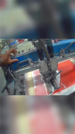 Master Screen Printing: Slow Strokes, Perfect Ink Application! #shorts