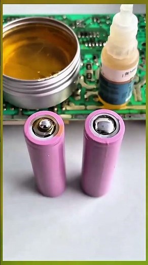 Difference between soldering paste and soldering liquid flux. #battery #lithium #welding #craft