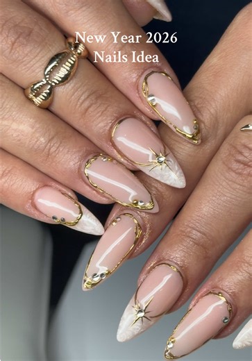 Elegant Holiday Nail Ideas for Christmas and New Year 2026