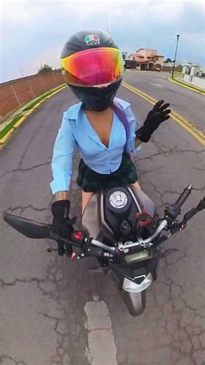 Biker gurl #moto #motorcycle #girl