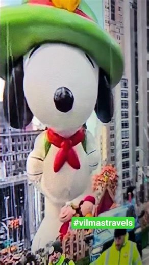 Snoopy balloon on parade #trending #snoopy #viral #viralvideo #youtubeshorts #shortvideo #shorts #yt