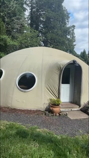 14K views · 126 reactions | The dome house in Eugene, Oregon! #domehouse #domehome #hobbithouse #hobbit #hobbitcore #oregon #eugeneoregon | Melissa Scott | Facebook