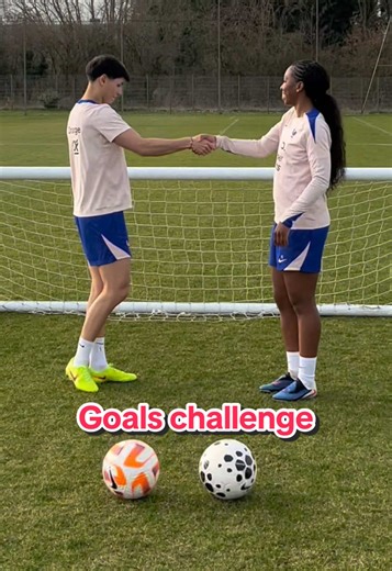 @Grace Geyoro 🆚 @Elisa De Almeida 👀🥅 #equipedefrance #womenfootball #footballchallenges #sportstiktok