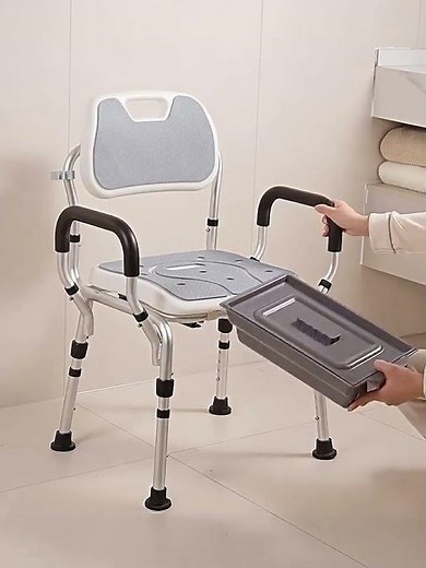 安心して座れるU字型の折りたたみシャワーチェア #シャワーチェア #バスチェア #折りたたみ式 #介護用品 #高齢者向け #耐荷重 #U字座面 #shorts #cuumy