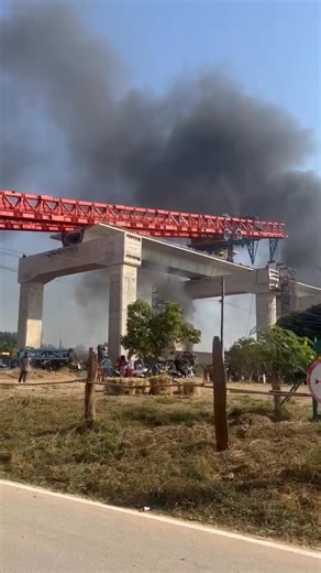 Death toll rises to 32 in Sikhio crane–train disaster; rail service to resume in seven days The death toll from a construction crane collapse onto a passenger train in Sikhio district, Nakhon Ratchasima, has risen to 32, with three people still missing, provincial authorities said on Wednesday evening. The Nakhon Ratchasima Provincial Public Health Office said 99 people were affected in the incident involving Special Express Train No. 21 on the Krung Thep Aphiwat–Ubon Ratchathani route. Of these