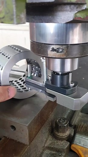 As long as your mindset doesn't collapse, there are always solutions. #5axis #4axis #CNC #4eksen #5eksen #cncmachining #milling #CNCmilling#cncmachine #5axiscnc #Simultaneousmachining #5thaxis #4thaxis #rotarytable #rtcp #cncprogramming #cncfreze #işlememerkezi #4eixos #cnc5eixos #4ejes #5ejes #4axes #5axes #cncdikişlem#cncoperatoru_ #lathe #CNClathe #Mould #Fixture #clamps #mould #4trụccnc #5trụccnc #5achsen #токарь #металлообработка #токарныеработы #frezarkacnc #4ось #чпу #чпуфрезеровка #cnctu