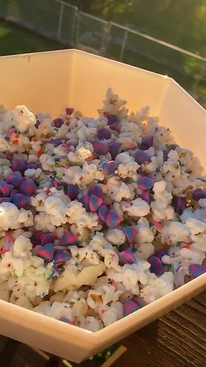 How to Make Birthday Cake Popcorn | Funfetti Popcorn Cake Recipe