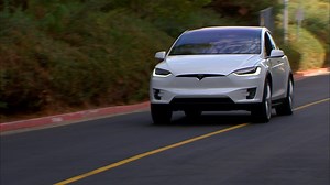 Tesla Model X: First drive of the all-electric SUV - Video