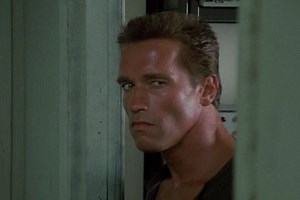 Schwarzenegger quería desmembrar a un tipo y usar su propio brazo para matarlo en una ida de pinza que le prohibieron rodar en una peli mítica de los 80