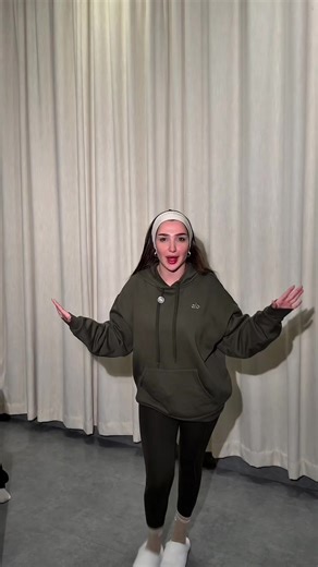 اليوم وصلني مشدات كيرفز للبيت البنات الي يبون الخدمة للبيت تقدرون تطلبونها الحين وتاخذ قياساتكن وتعطيكم الكورسيه المناسب لكم ومتوفر عندهم اليومي وللمناسبات لاتنسون تطلبون منهم وعندهم بعد خدمه تابي @Kuwait CURVES مشدات طبية 🇰🇼 للتواصل 94966250