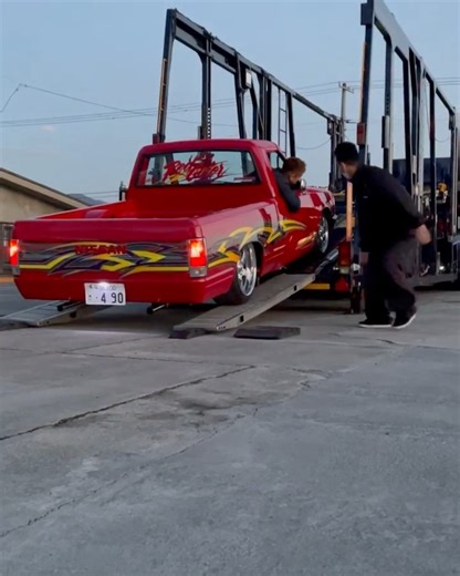 Stunning truck!! Minitruckin in Japan!! 🇯🇵 MINITRUCKIN TAKEOVER _________________#minitruckintakeover ®️ #mtt #minitruckin #bagged #bodied #bodydrop #dropped #billets #ford #chevy #nissan #toyota #minitruckinisnotdead #minitrucker #mttfamily #mttgear #thetakeoverisreal #oldschool #theminitruckinbrand #forpickle #thisisthetakeover ™️ | MiniTruckin Takeover
