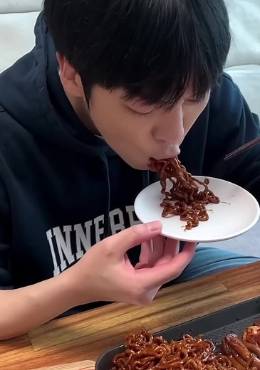 Satisfying Black Bean Noodles Mukbang ASMR Experience