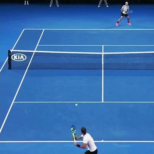 The beauty of Federer's forehand