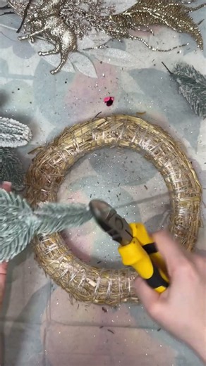 Christmas Decor Idea 🎄 | How I Make a Cozy Christmas Wreath ✨#christmas #decoration