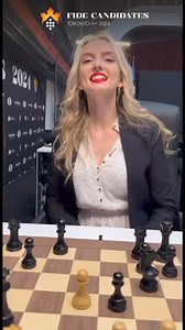 Move of the Day: Vidit’s 17...Bg4! 🔥 👀 Watch WIM Charlize van Zyl explain the most spectacular move in round 1 of the #FIDECandidates! | FIDE - International Chess Federation
