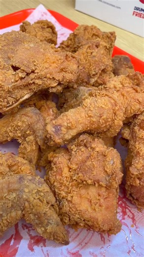 100% happiness for Only ₹ 100/- 12 piece fried 🍗 @ just ₹100/- World's youngest Fried Chicken 🍗🐔 @coco_coopa_india London based famous brand @coco_coopa_india now in Vembayam. Location: Coco Coopa, Kidangayam,Vembayam. Opposite to Indian Oil Petrol Pump. ₹100 Offer is available every day except Monday and Thursday. 🎉 Offer valid till 31st July...🎉💥 27 piece Fried chicken @ just 890. Offer available on all Mondays and Thursdays.🎉 Hurry up 🏃 Grab your Buckets Now...🍗🍟 #trivandrumfoodies 