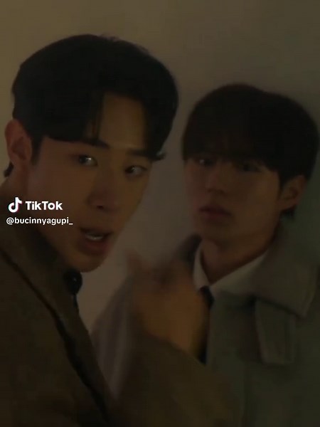 Incredible Kiss Moments from Secret Relationships