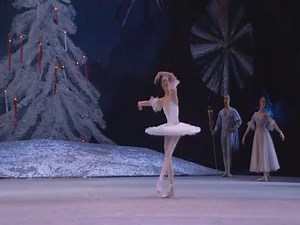 The beautiful "Dance of the Sugar Plum Fairy" from Tchaikovsky's Nutcraker, with the amazing solosit ballerina Nina Kaptsova. https://www.youtube.com/watch?v=Wz_f9B4pPtg https://www.bolshoi.ru/en/persons/ballet/72/ https://www.facebook.com/nina.kaptsova https://www.tumblr.com/tagged/nina-kaptsova | Music & Ballet