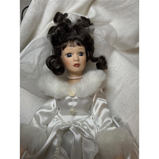Royalton Collection 1999 Bride Porcelain Doll White Wedding Dress Veil Pearls - Etsy